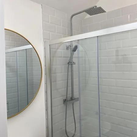 No1 The Townhouse Дом отдыха