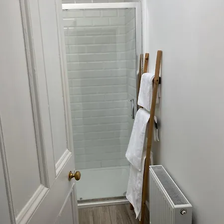 No1 The Townhouse קילדייר
